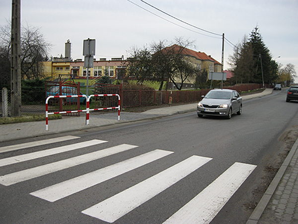 Przejście przez drogę powiatową nr 1168P w m. Szydłowo